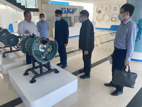 市投资促进局局长李洪伟赴斯凯孚济南轴承与精密技术产品有限公司洽谈